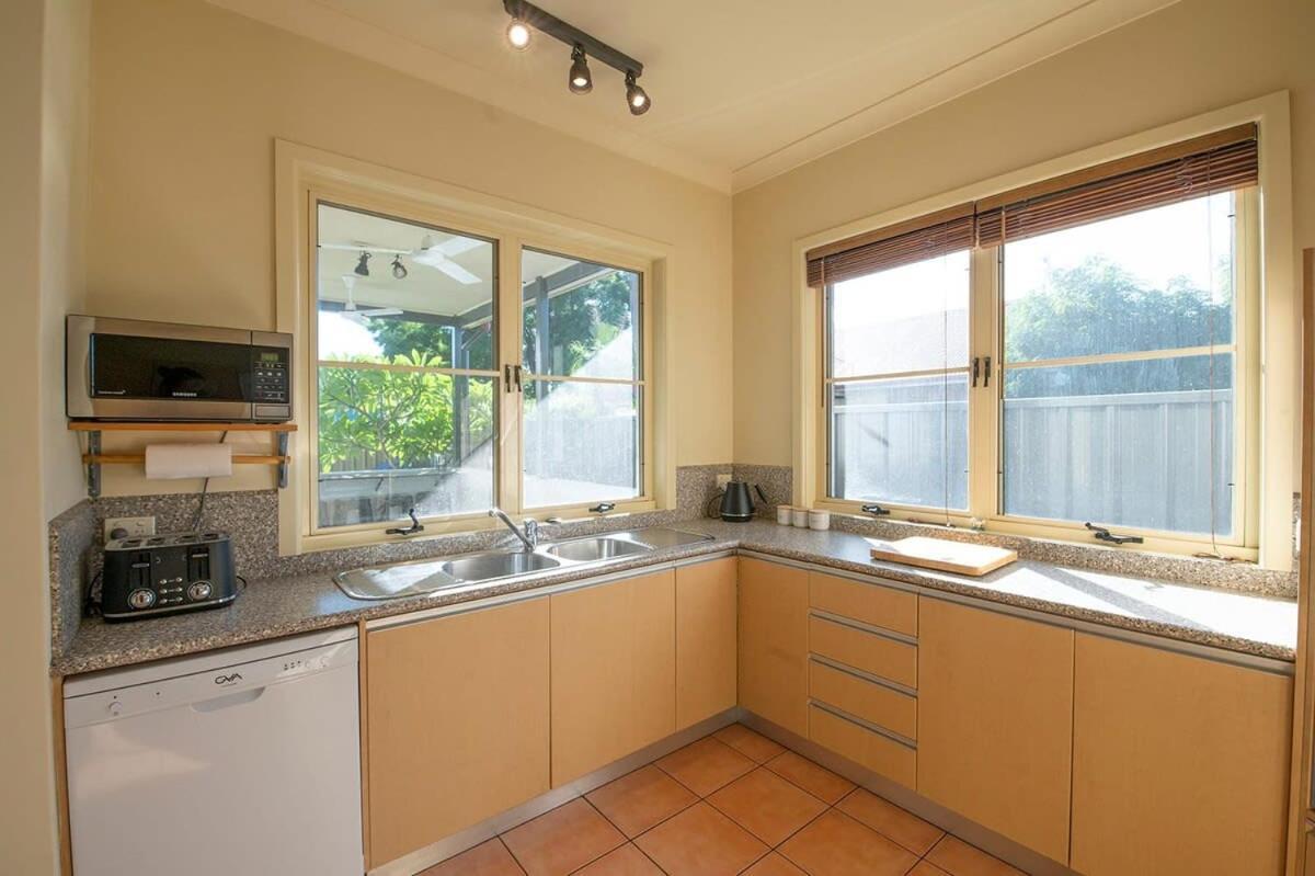 Tranquil Taylor - Two-Storey Cbd Family Home, Bbq Dubbo Exterior foto