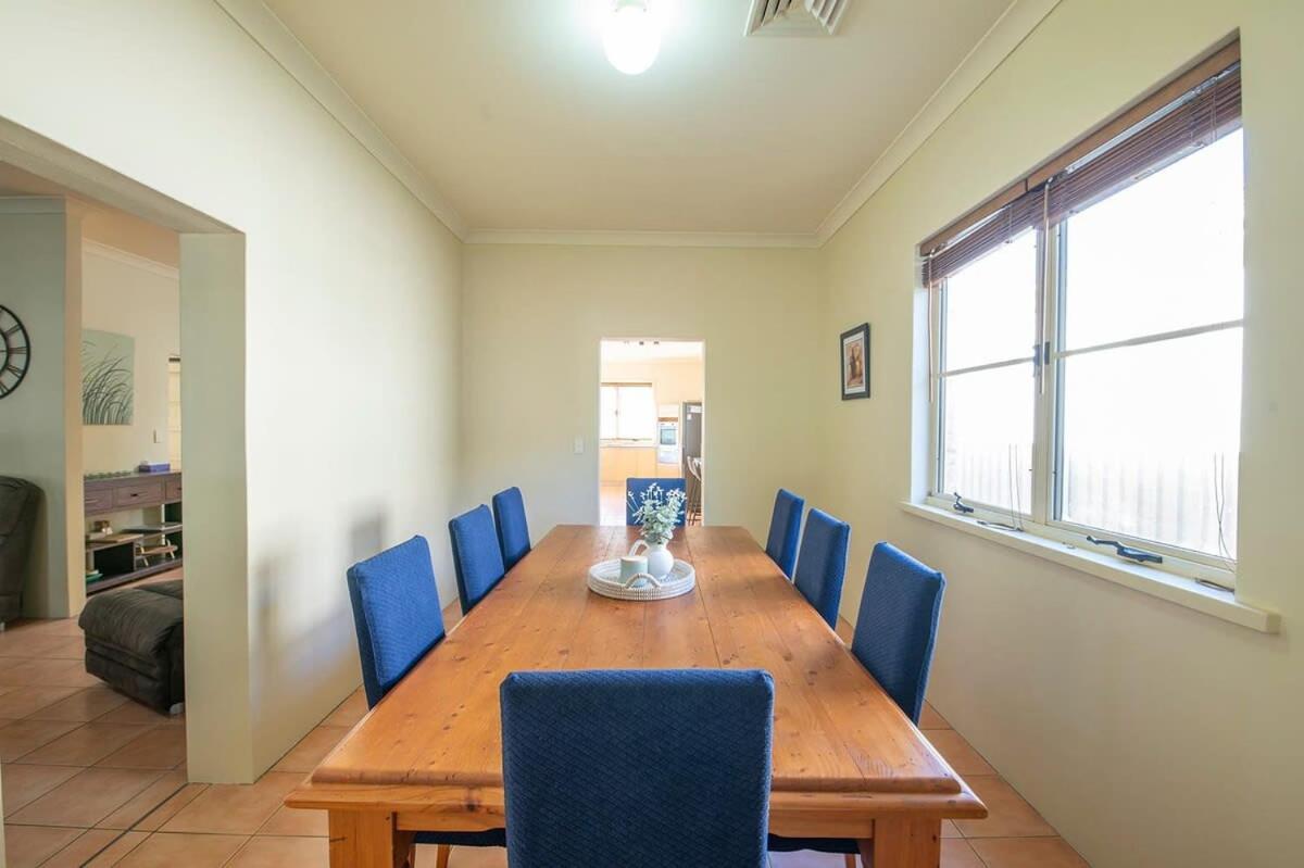 Tranquil Taylor - Two-Storey Cbd Family Home, Bbq Dubbo Exterior foto