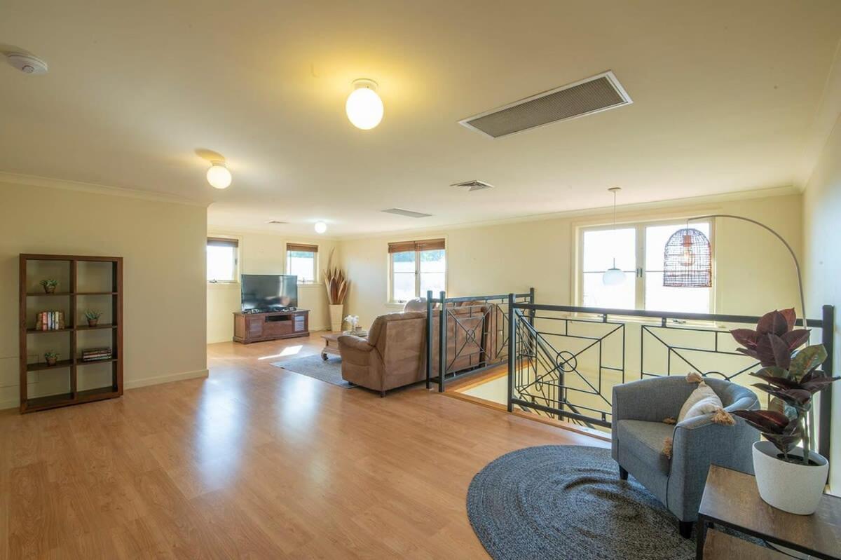 Tranquil Taylor - Two-Storey Cbd Family Home, Bbq Dubbo Exterior foto