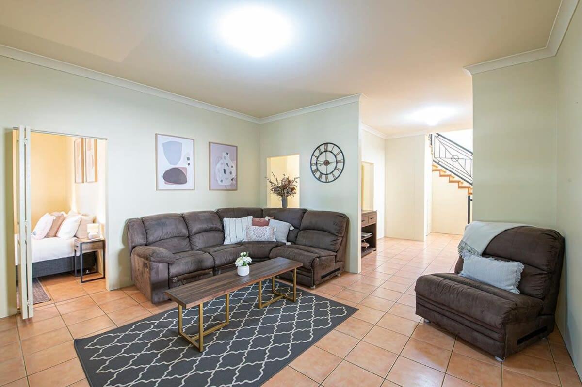 Tranquil Taylor - Two-Storey Cbd Family Home, Bbq Dubbo Exterior foto